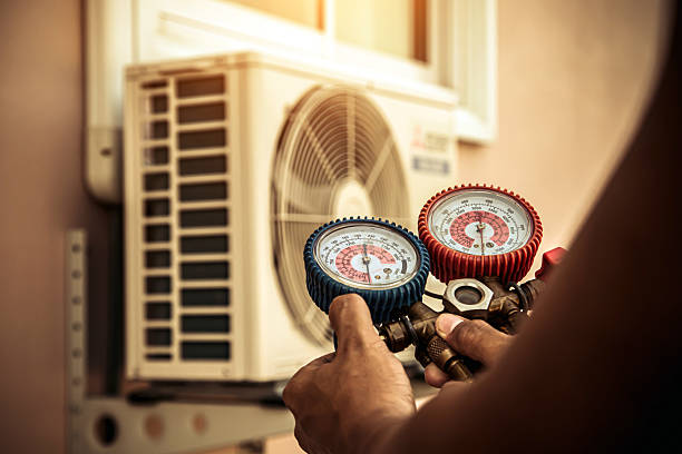 Professional Hvac technician working in Saint Benedict, OR